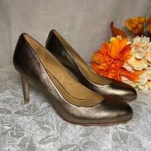 NWOT Coach Bronze Metallic Round Toe Pump Heels